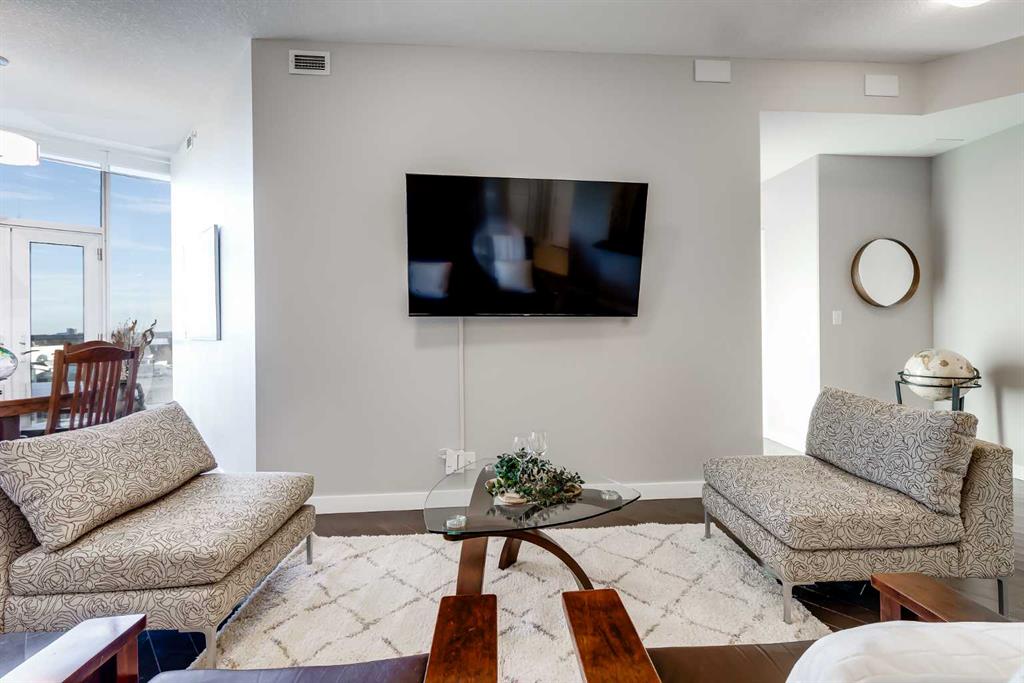 Picture for 1109, 16 Varsity Estates Circle NW