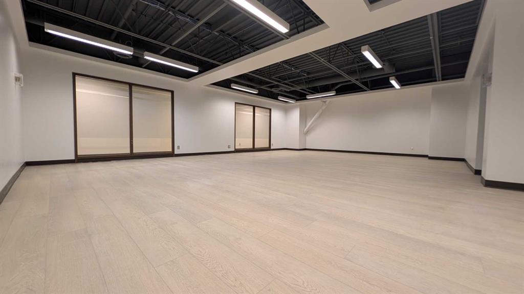 Picture for 327 41 Avenue NE