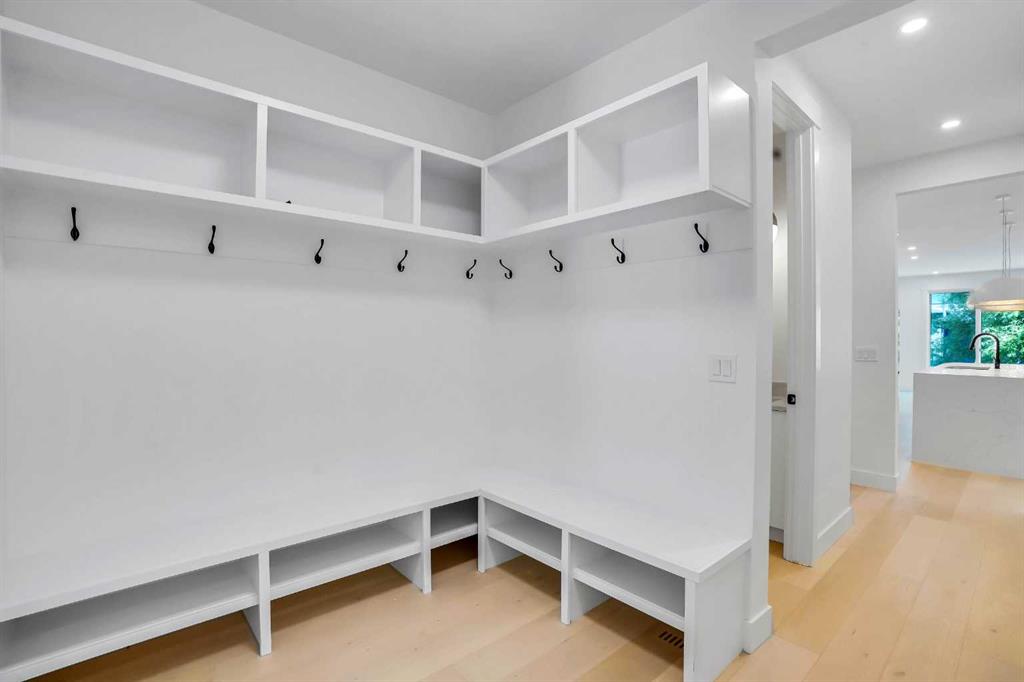 Picture for 602 25 Avenue 