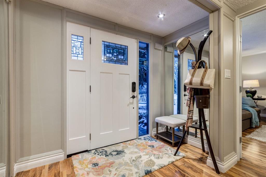 Picture for 43 Midlake Place SE