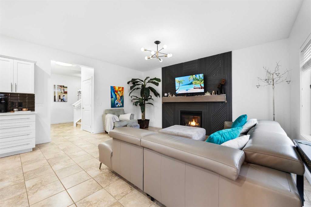 Picture for 46 Autumn Circle SE