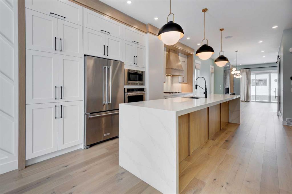 Picture for 2425 27 Street SW