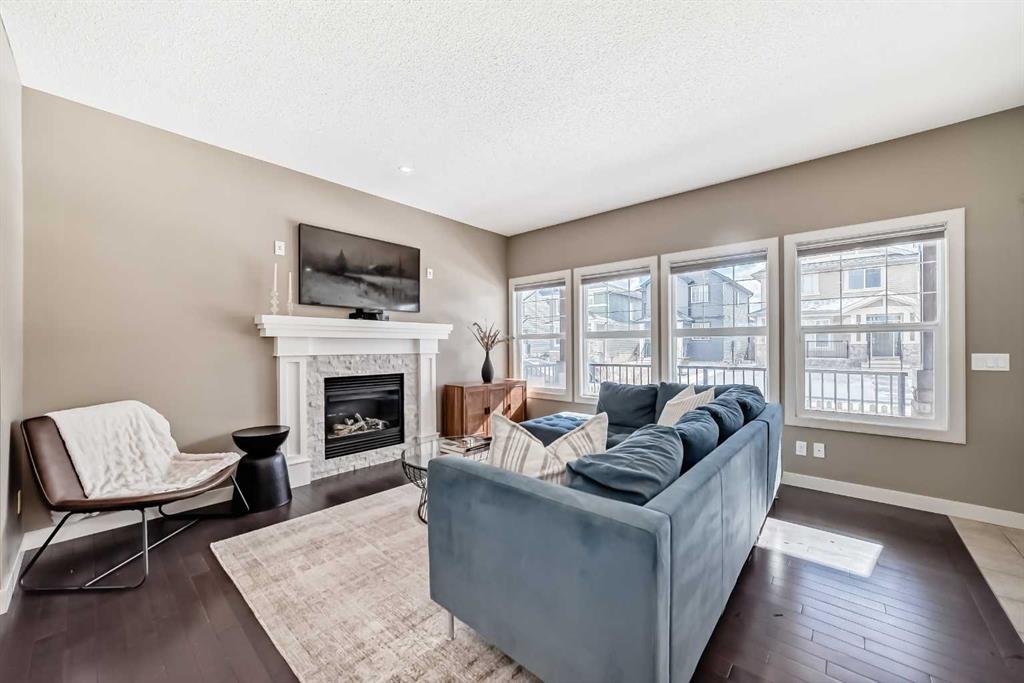 Picture for 90 Evanspark Road NW