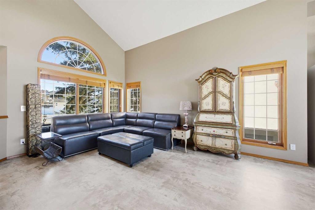 Picture for 40 Country Hills Close NW