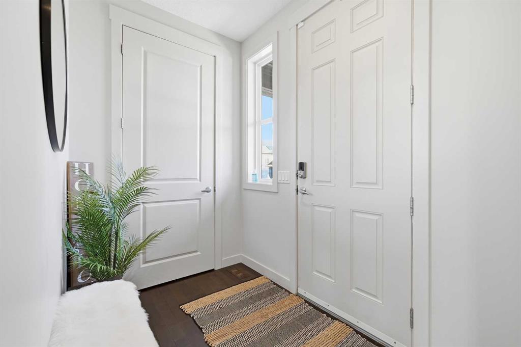 Picture for 37 Elgin Meadows Manor SE