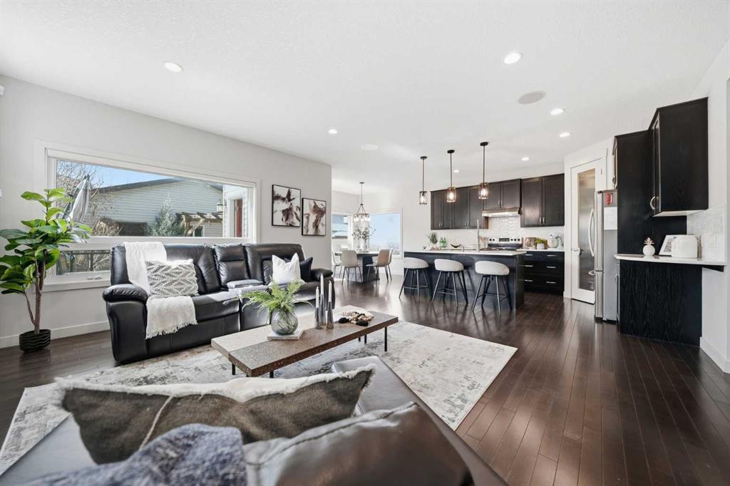 Picture for 37 Elgin Meadows Manor SE