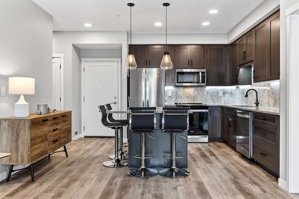 Picture for 401, 150 Shawnee Square SW