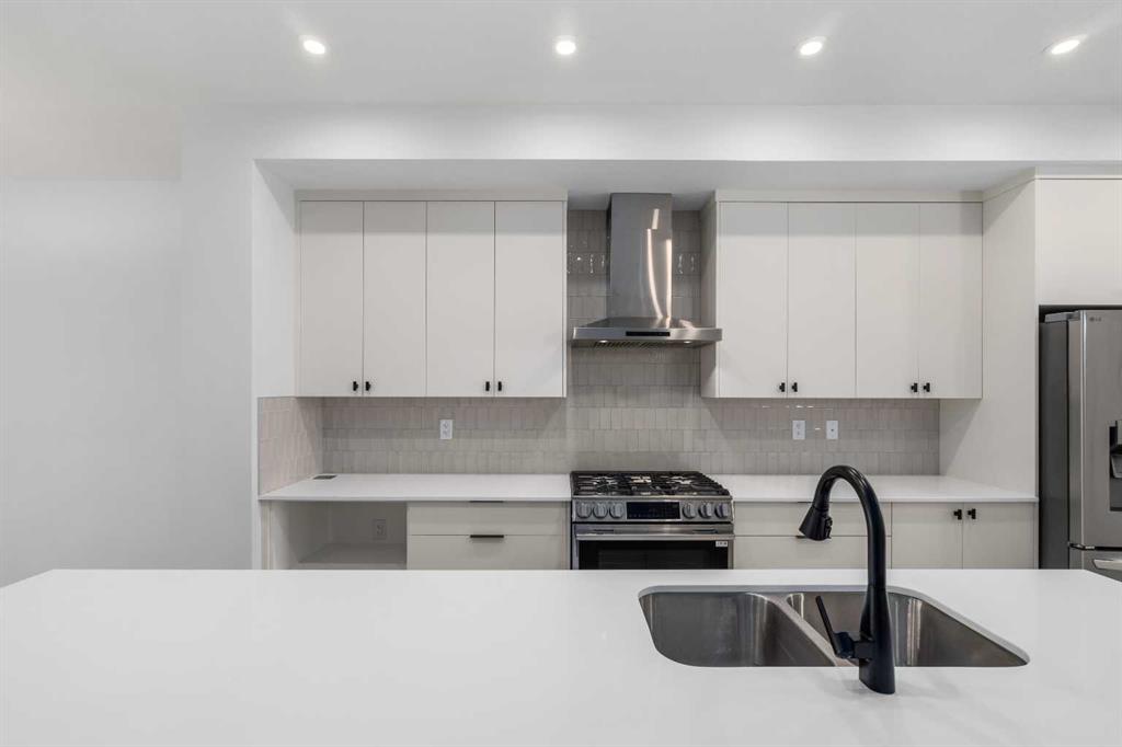 Picture for 624 Rowmont Boulevard NW