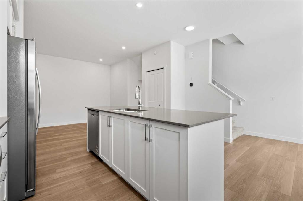 Picture for 315, 65 Belvedere Point SE