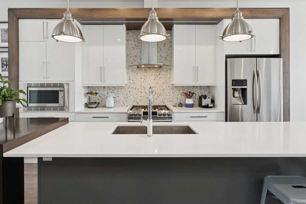 Picture for 3737 43 Street SW