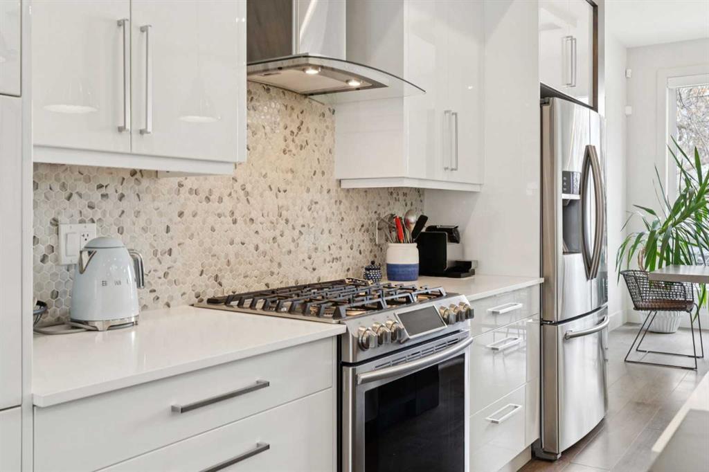 Picture for 3737 43 Street SW