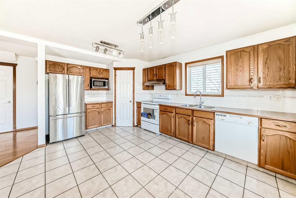 Picture for 141 Arbour Crest Mews NW