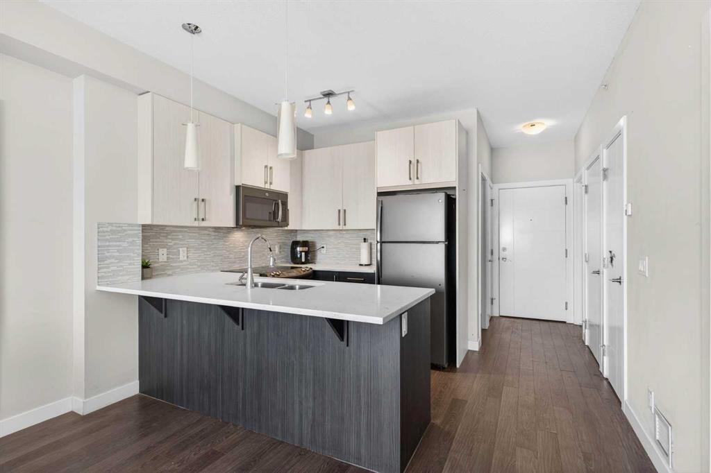 Picture for 318, 8 Sage Hill Terrace NW