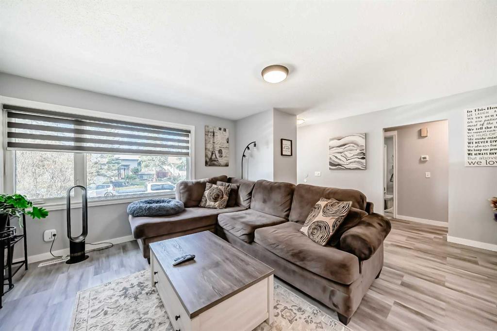 Picture for 447 Malvern Close NE