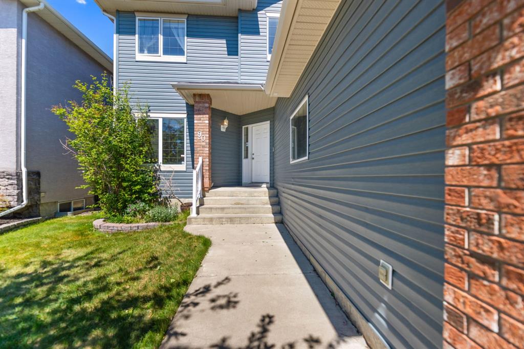 Picture for 90 Royal Highland Road NW