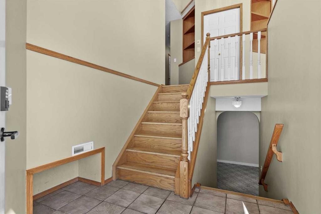 Picture for 100 Macewan Park Manor NW