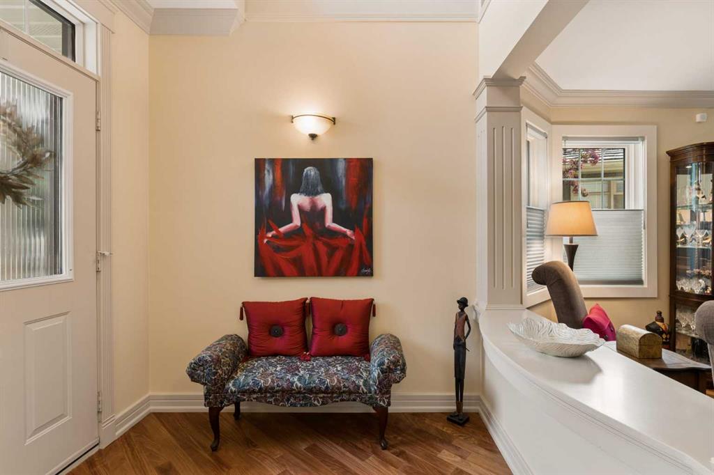 Picture for 206 Paliswood Park SW