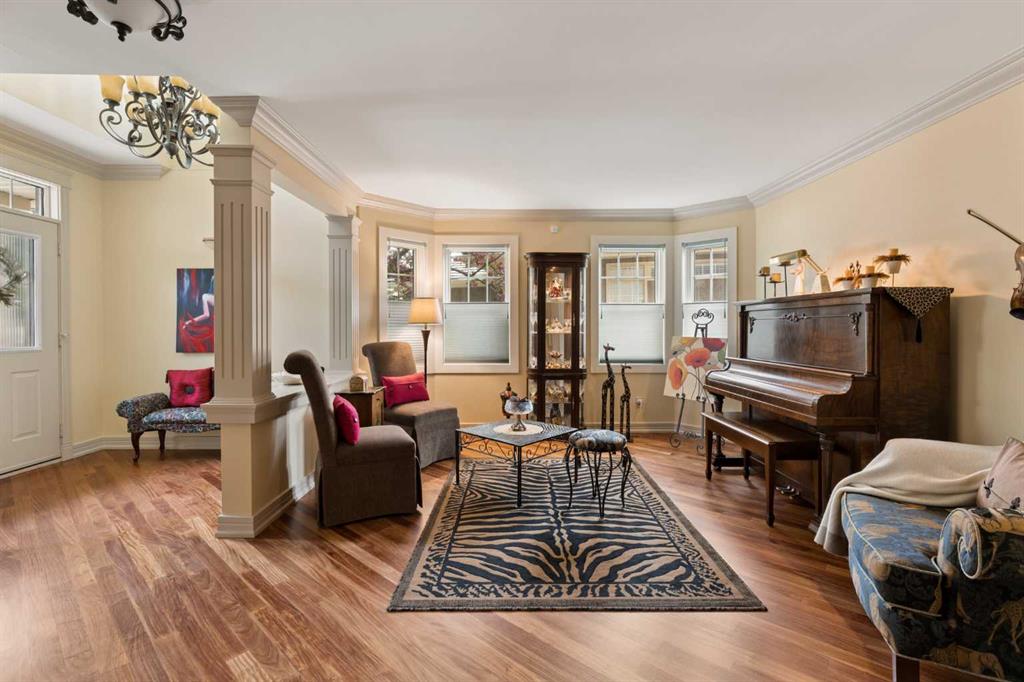Picture for 206 Paliswood Park SW