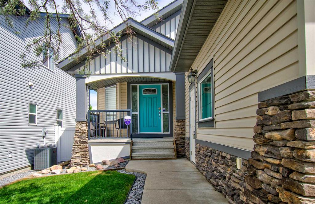 Picture for 242 Kingsbury View SE