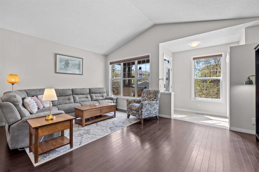 Picture for 70 Auburn Crest Green SE