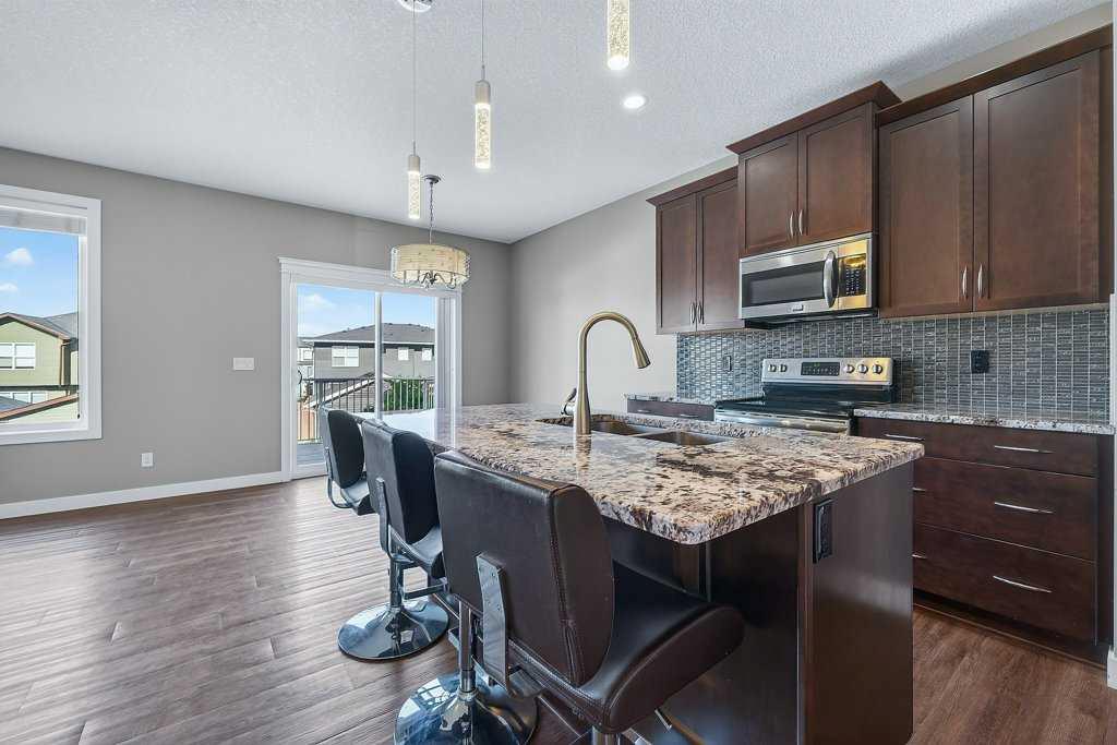 Picture for 47 Evanscrest Way NW
