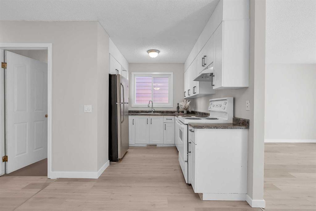 Picture for 7840 21A Street SE https://www.cirrealty.ca/reb/creb/15/A2266015_10.jpg