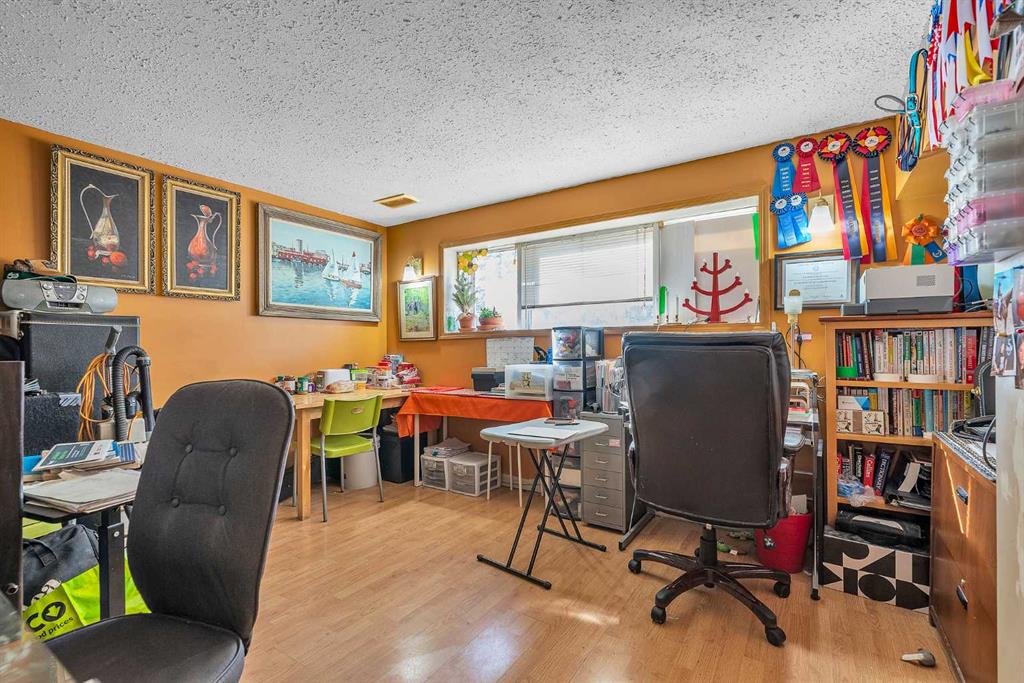 Picture for 7840 21A Street SE https://www.cirrealty.ca/reb/creb/15/A2266015_17.jpg