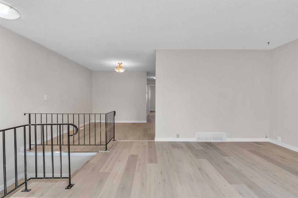 Picture for 7840 21A Street SE https://www.cirrealty.ca/reb/creb/15/A2266015_5.jpg