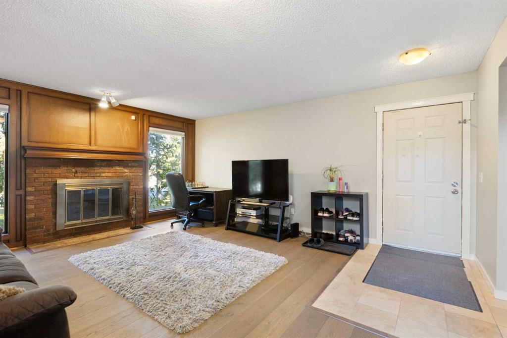 Picture for 339 Ranchview Place NW