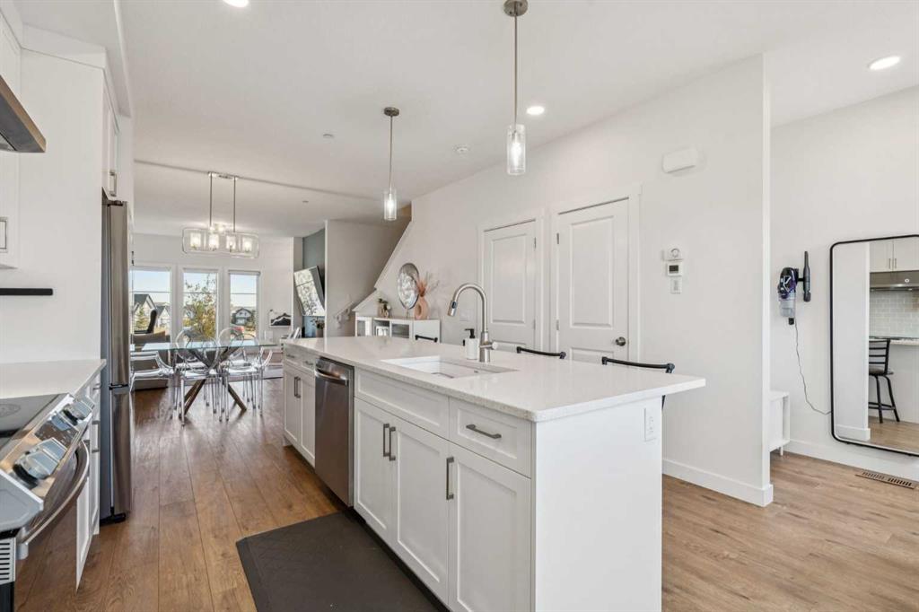 Picture for 259 Lucas Boulevard NW https://www.cirrealty.ca/reb/creb/15/A2266915_14.jpg