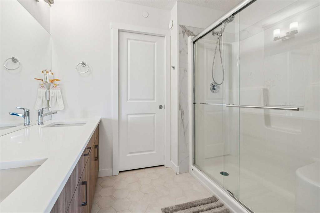 Picture for 259 Lucas Boulevard NW https://www.cirrealty.ca/reb/creb/15/A2266915_19.jpg