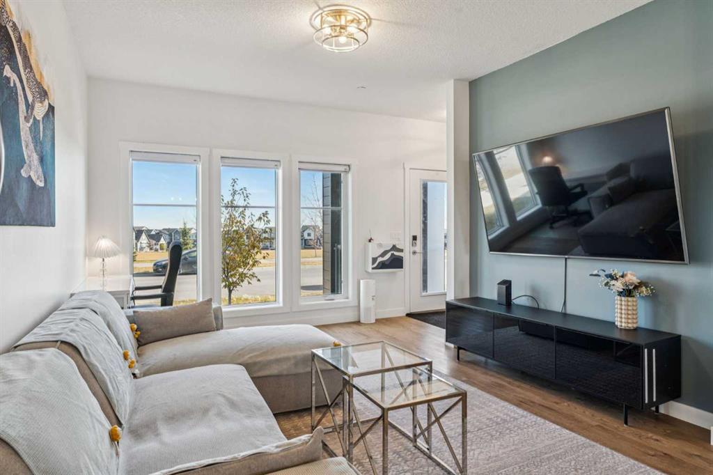 Picture for 259 Lucas Boulevard NW https://www.cirrealty.ca/reb/creb/15/A2266915_7.jpg