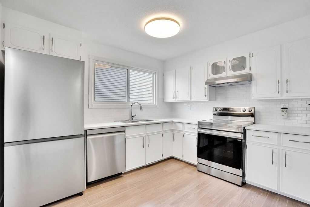 Picture for 56 Castleglen Crescent NE