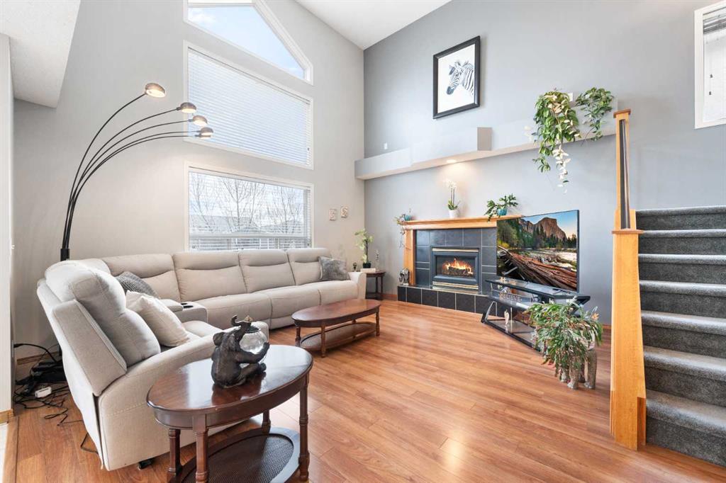 Picture for 42 Harvest Grove Close NE