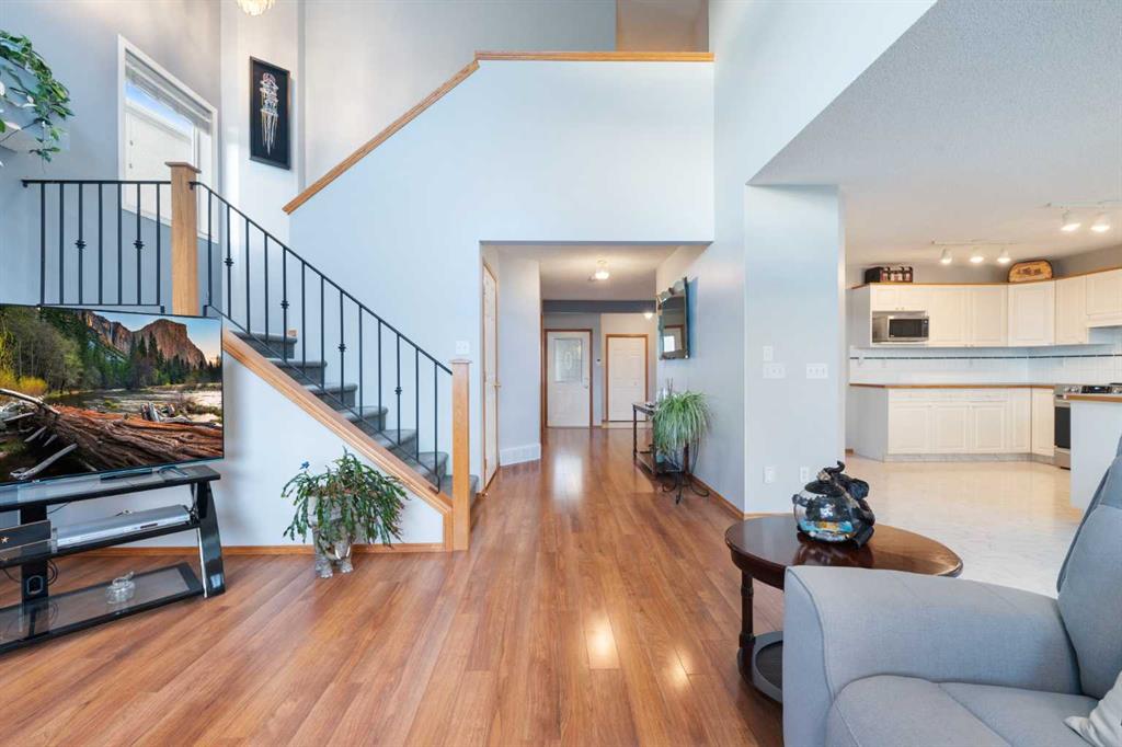 Picture for 42 Harvest Grove Close NE