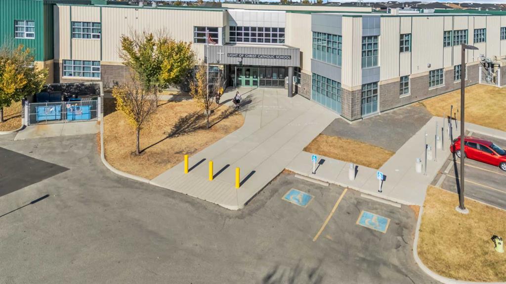 Picture for 26 Saddlemont Road NE