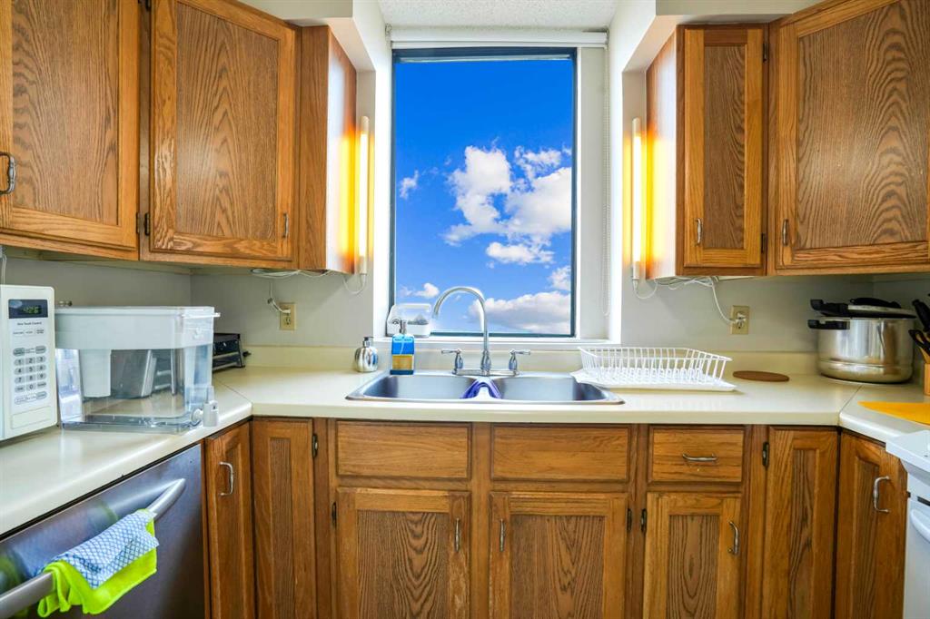 Picture for 408, 80 Point Mckay Crescent NW