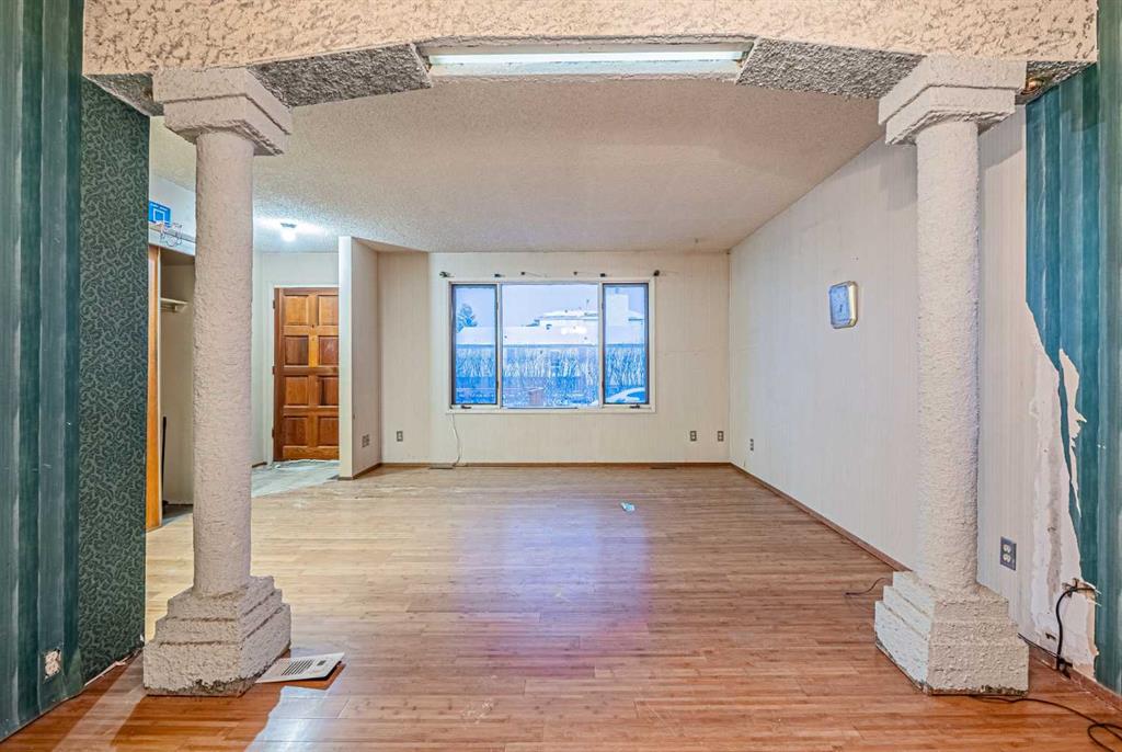 Picture for 171 Castlebrook Rise NE