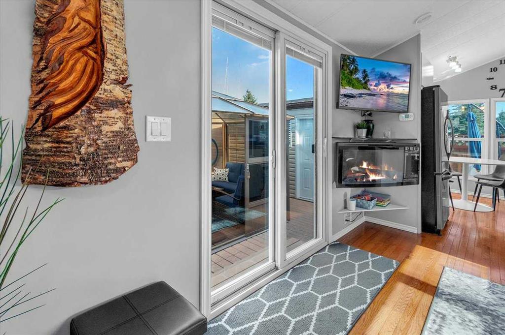 Picture for 151, 370165 79 Street E