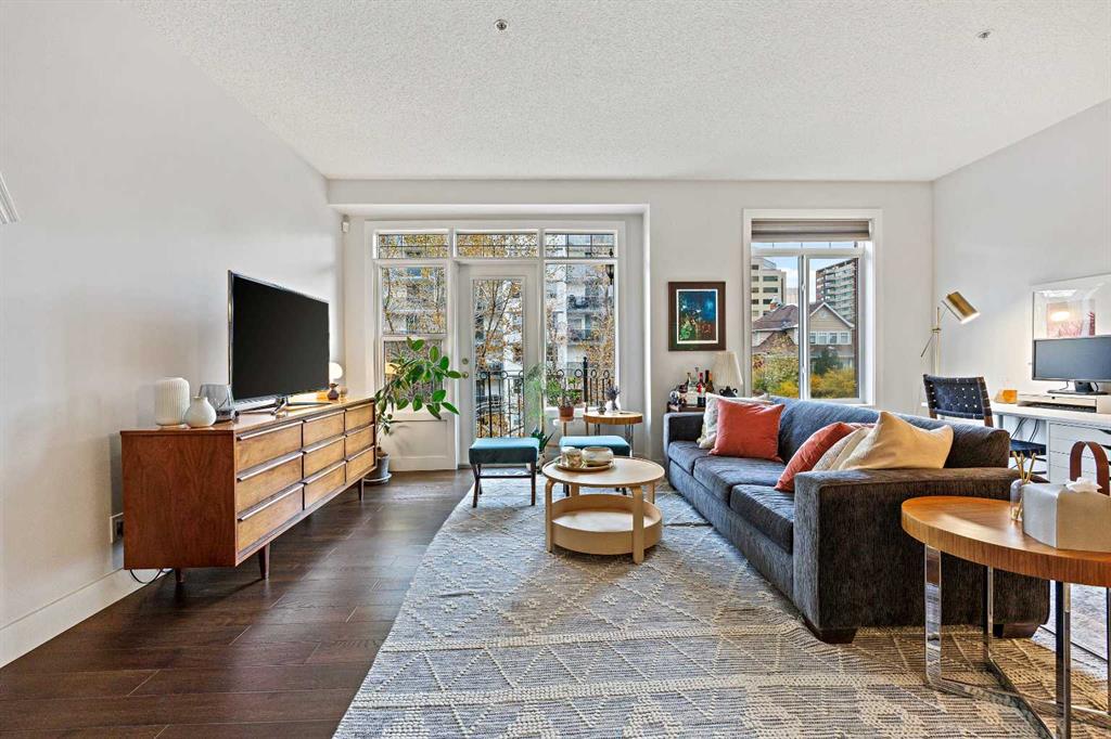 Picture for 304, 923 15 Avenue SW