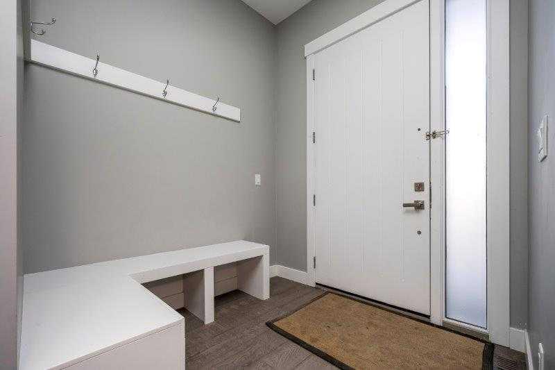 Picture for 219 19 Avenue NW