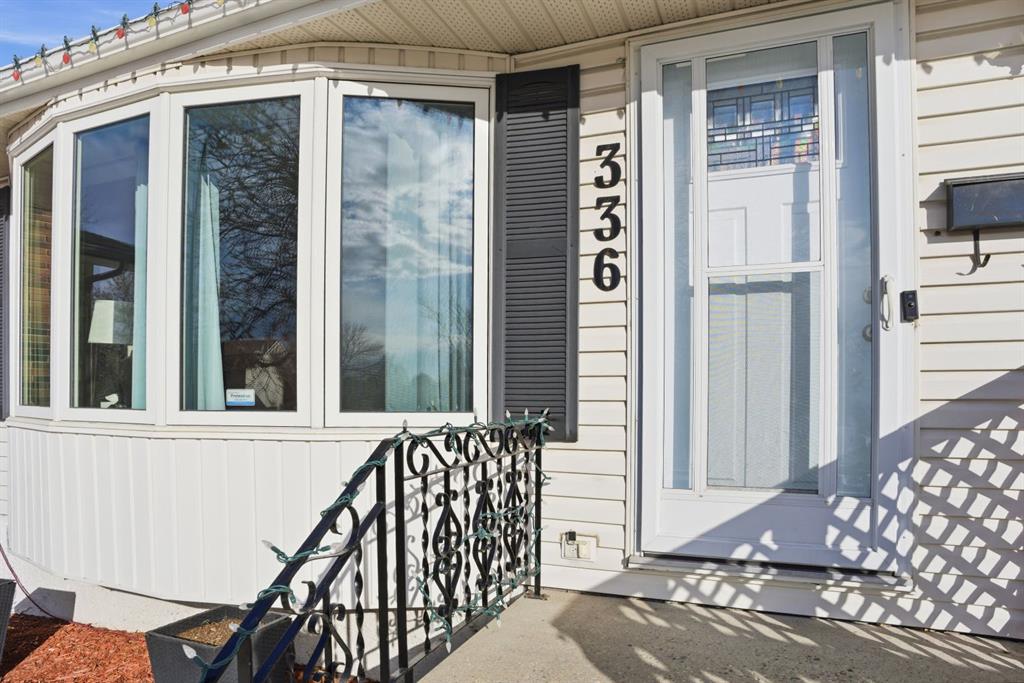 Picture for 336 Whiteview Close NE