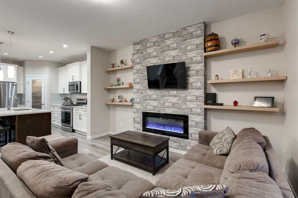 Picture for 123 DRAKE LANDING Loop 