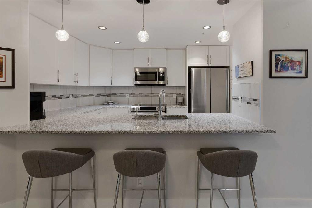 Picture for 109, 32 Varsity Estates Circle NW