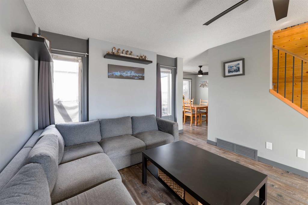 Picture for 11 Woodside Circle 