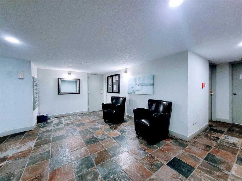 Picture for 606, 1320 12 Avenue SW
