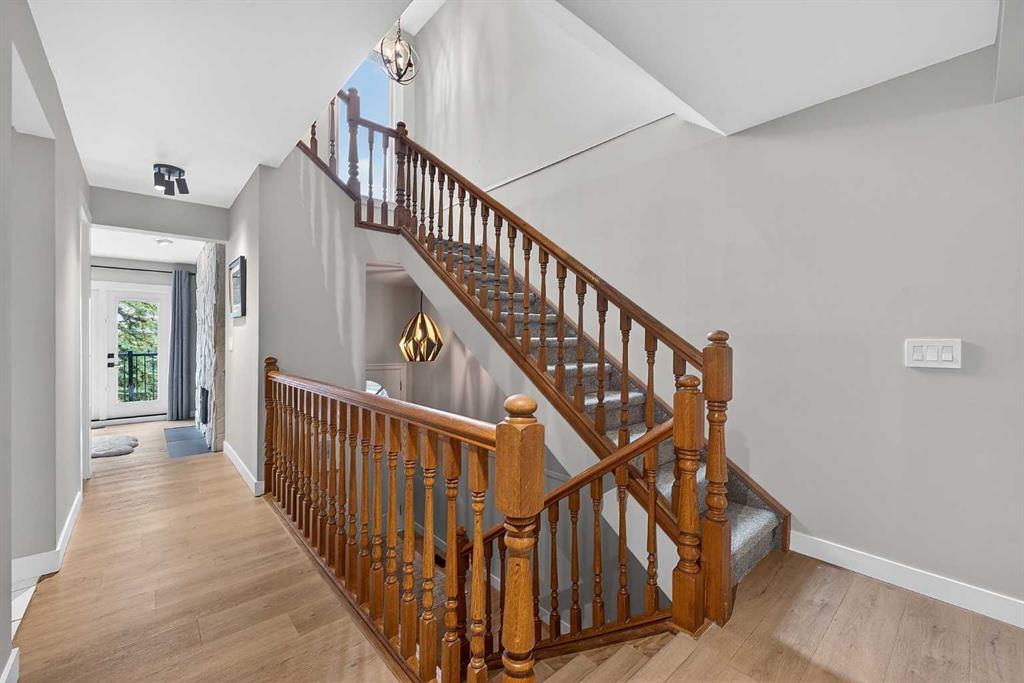 Picture for 4, 448 Strathcona Drive SW