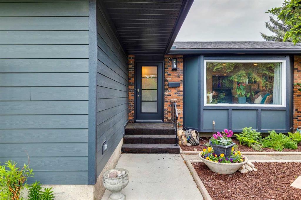 Picture for 444 Bracewood Crescent SW