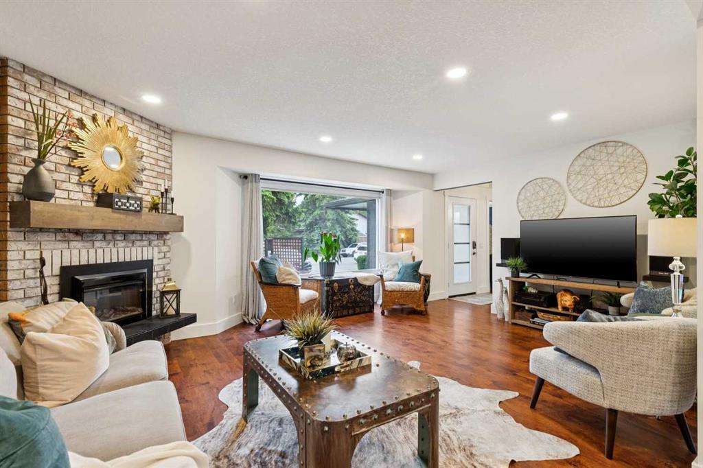 Picture for 444 Bracewood Crescent SW