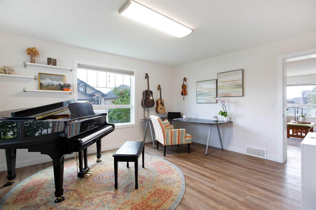 Picture for 2 Kingston View SE